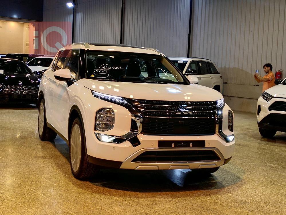 ميتسوبيشي اوتلاندر